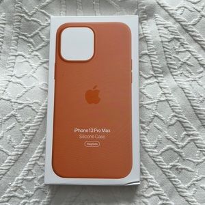 iPhone 13 pro max silicone case. Brand new!
